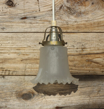 Gammel lampe med originalt ophæng