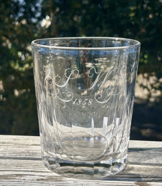 Gammelt glas fra 1858